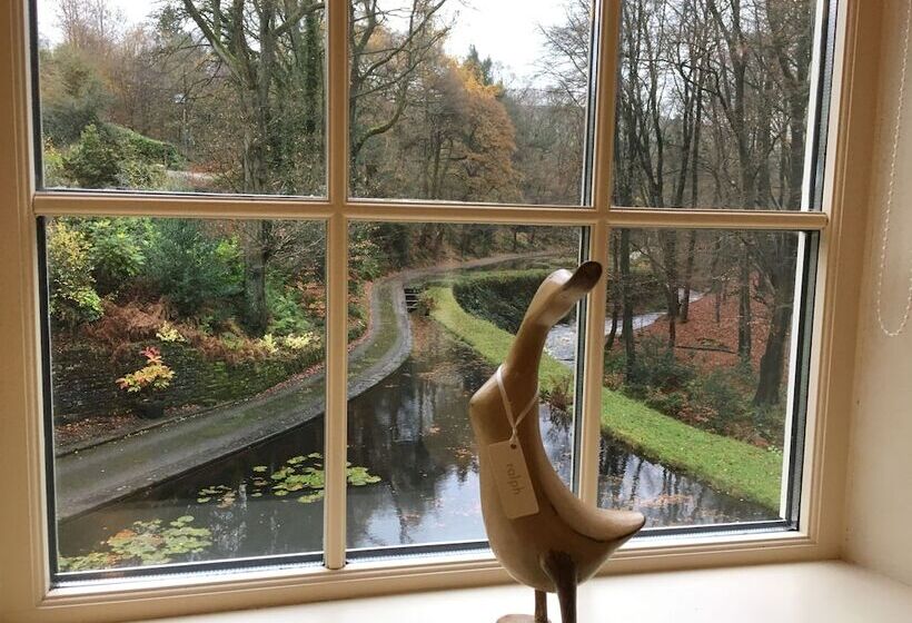 Hewenden Mill Holiday Homes