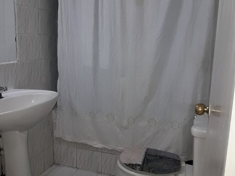 Hostal Cruceral Pirque