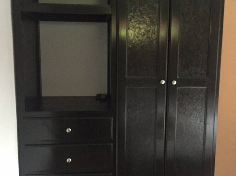 Hostal Saint Michel   Hostel