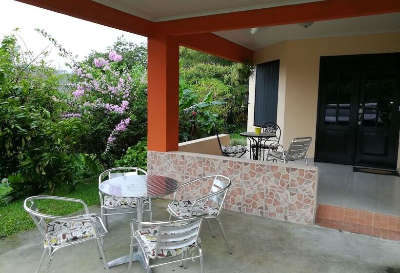 Hostal Saint Michel   Hostel