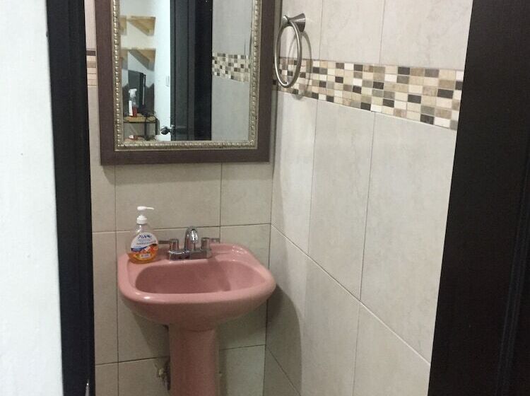 Hostal Saint Michel   Hostel