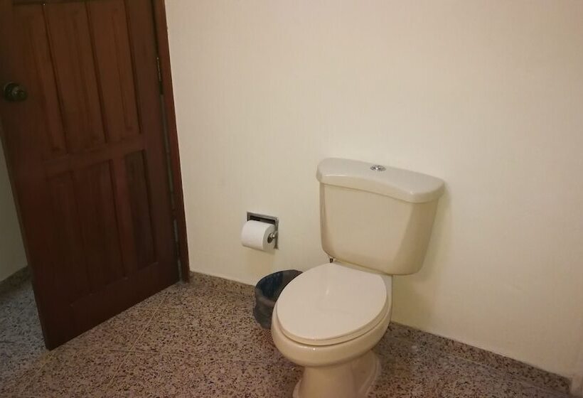 مسافرخانه Vinostal