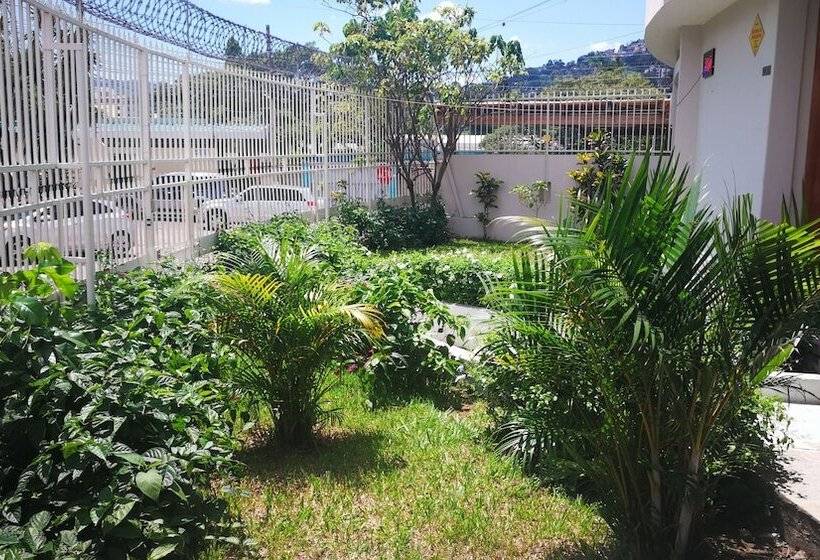 مسافرخانه Vinostal