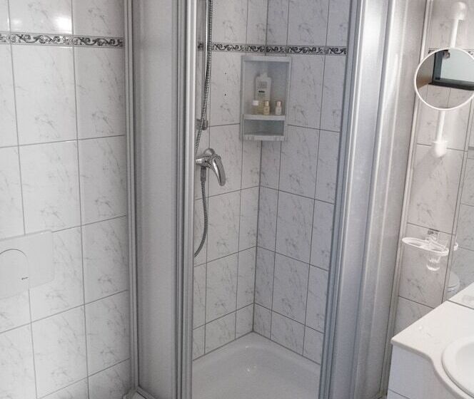 هتل Altberesinchen