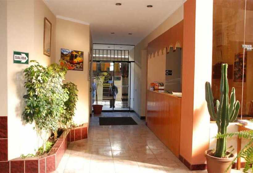 ホテル America Inn Puno