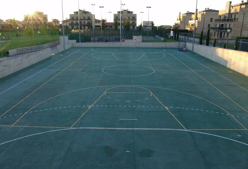 هتل Apartamento Golf Rioja Alta