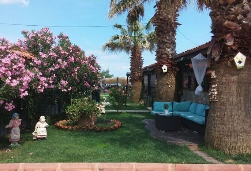 בית מלון כפרי Assos Sardunya Butik