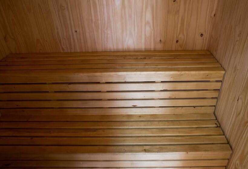 هتل Azalea Luxury Lodge