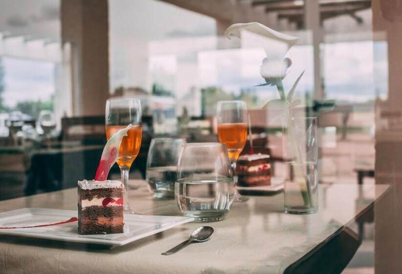 هتل Azalea Luxury Lodge