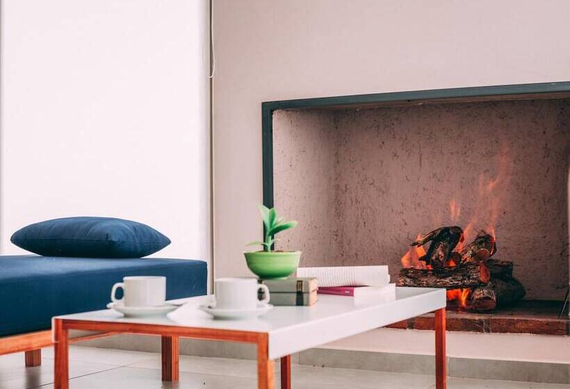 هتل Azalea Luxury Lodge