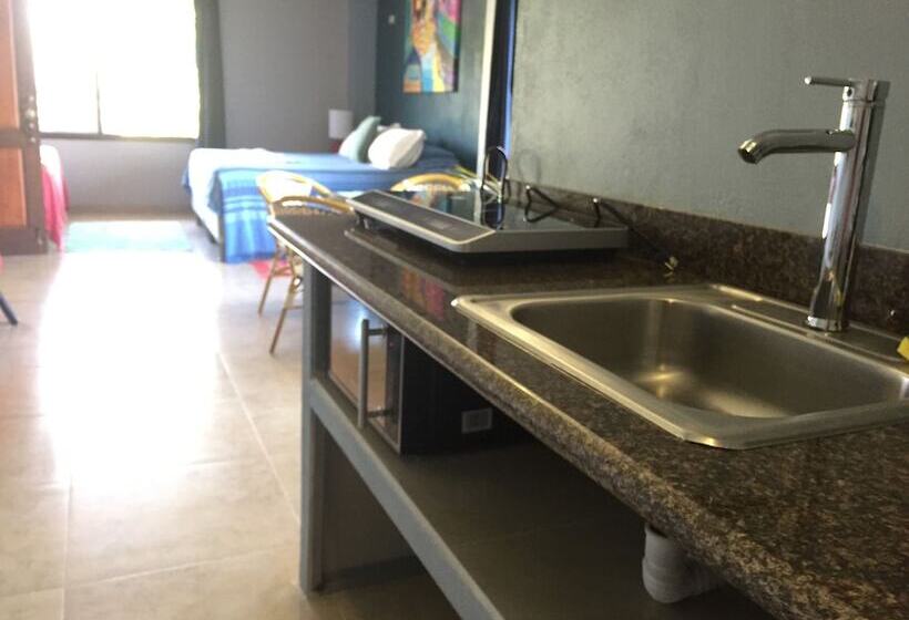 호텔 Bluebay Bugenvil Lake Lodge