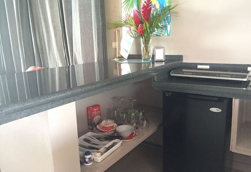 호텔 Bluebay Bugenvil Lake Lodge