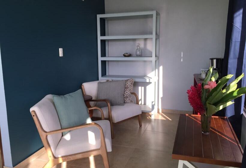 호텔 Bluebay Bugenvil Lake Lodge