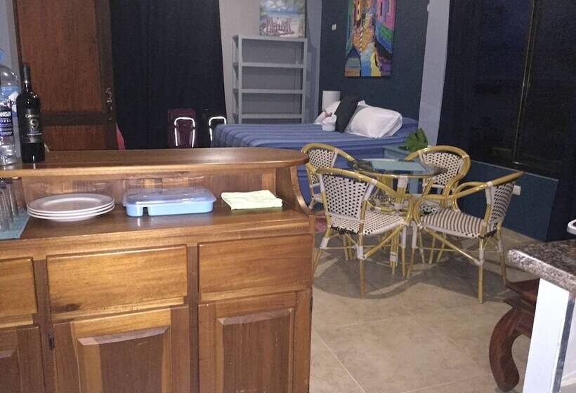 호텔 Bluebay Bugenvil Lake Lodge