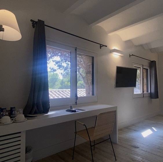 هتل Bypillow Cap Sa Sal