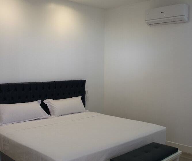 هتل City Plaza Salinas