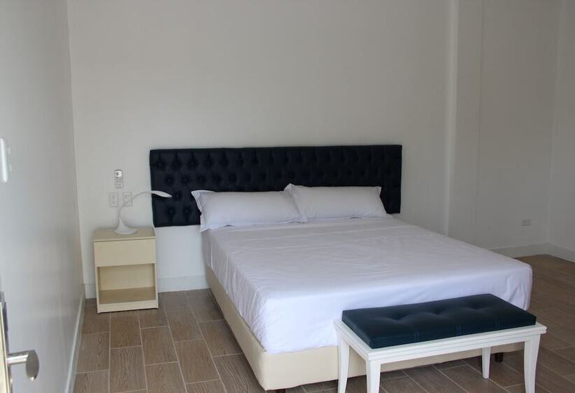 هتل City Plaza Salinas