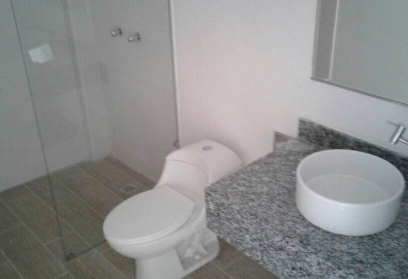 هتل City Plaza Salinas