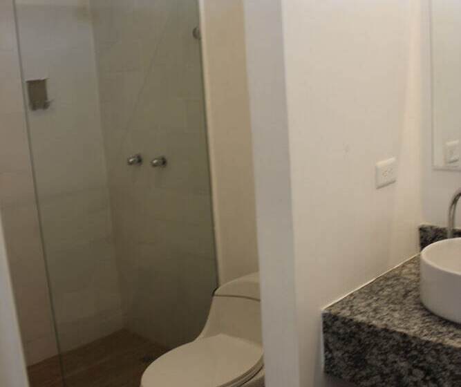 هتل City Plaza Salinas