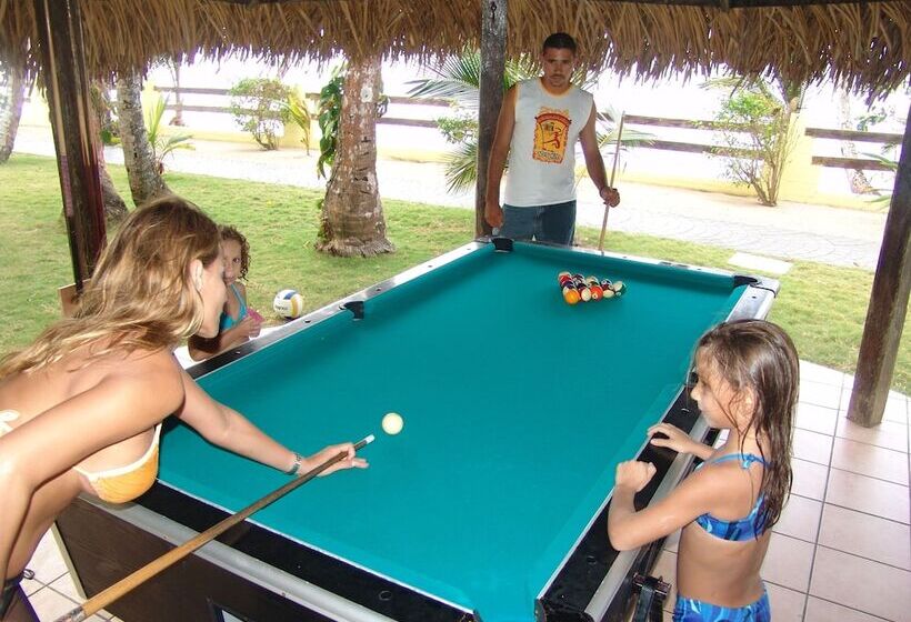 فندق Coconut Grove Lodge