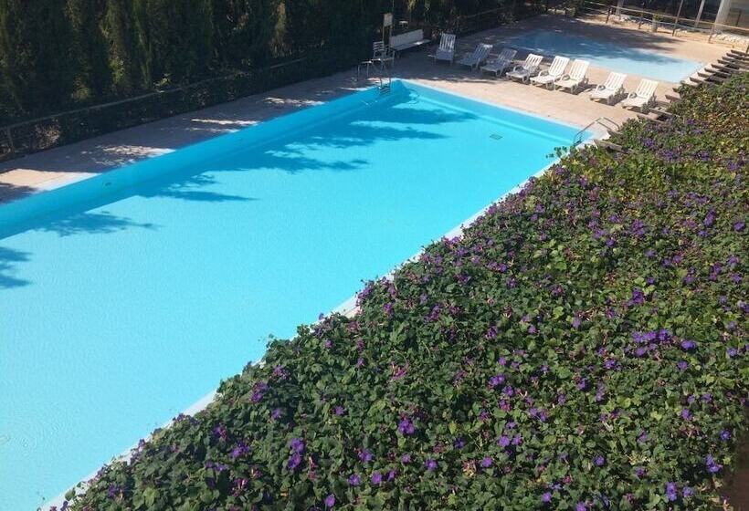 هتل Coimbra Camping & Bungalows