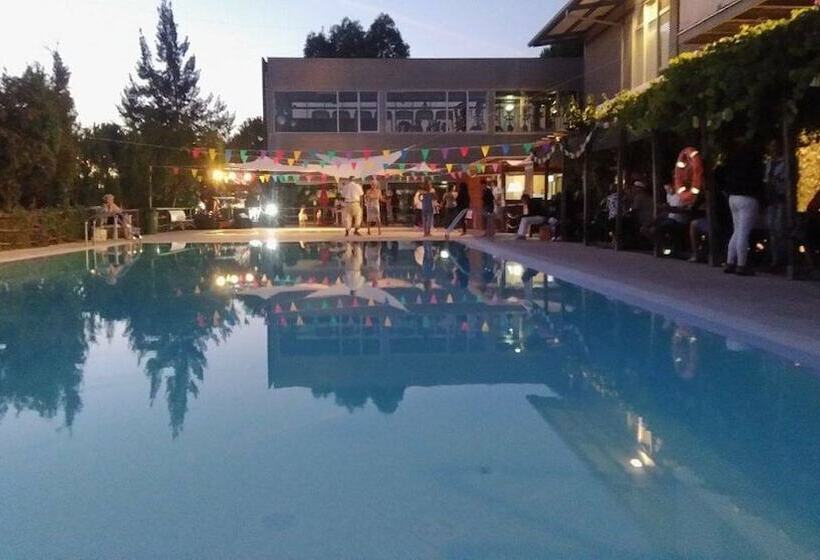 هتل Coimbra Camping & Bungalows