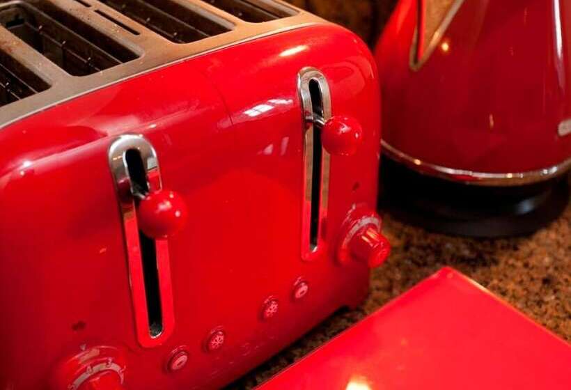 Отель Dbs Serviced Apartments The Delven