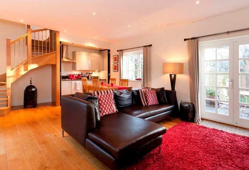 Отель Dbs Serviced Apartments The Delven