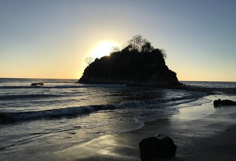 ホテル Driftwood Glamping And Boutique