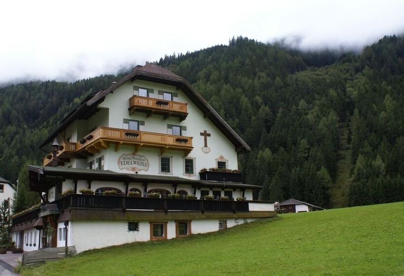 בית מלון כפרי Edelweiss