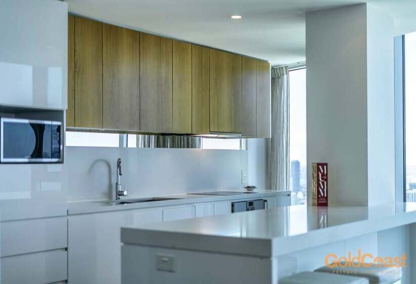 Отель Gold Coast Private Apartments