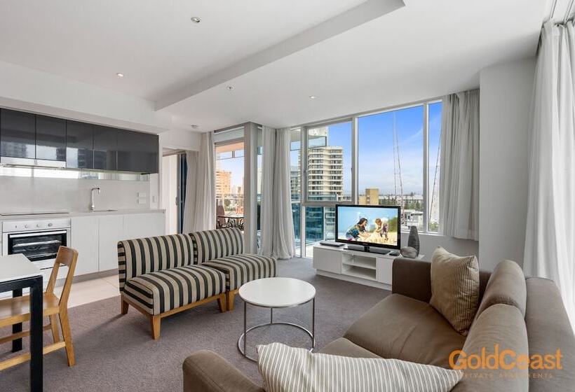 Отель Gold Coast Private Apartments
