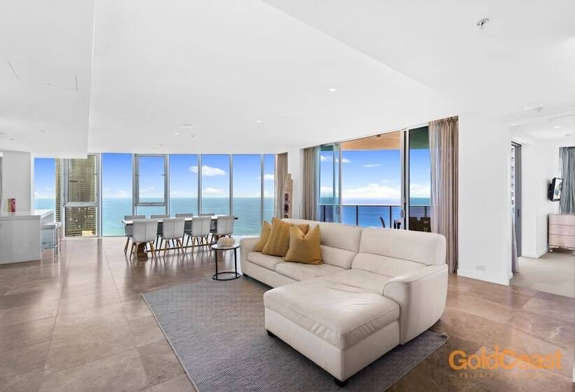 هتل Gold Coast Private Apartments
