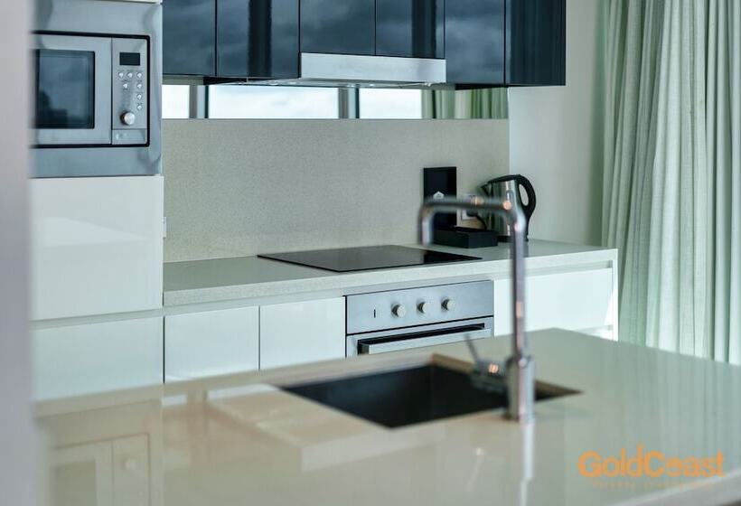 Отель Gold Coast Private Apartments