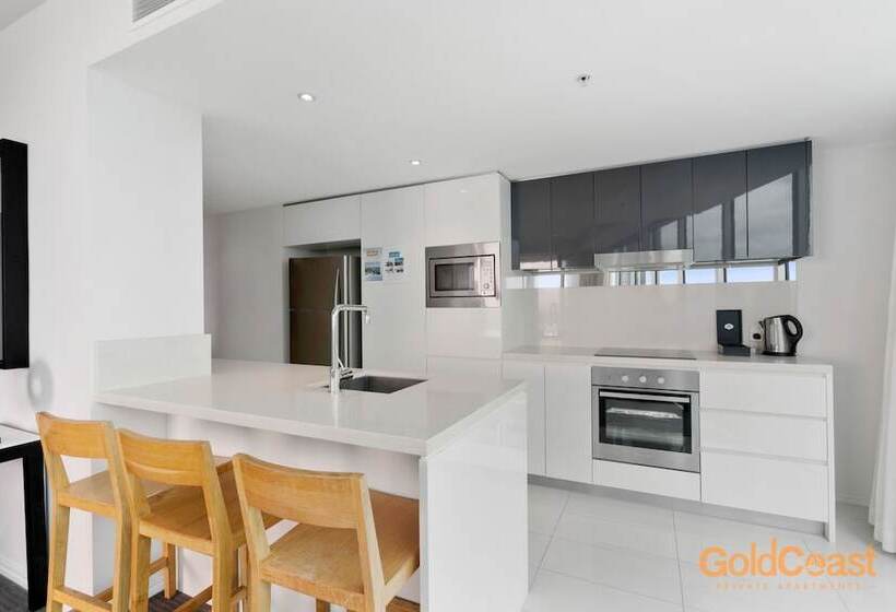 Отель Gold Coast Private Apartments