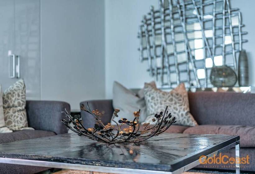 Отель Gold Coast Private Apartments