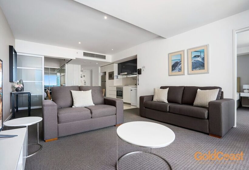 Отель Gold Coast Private Apartments