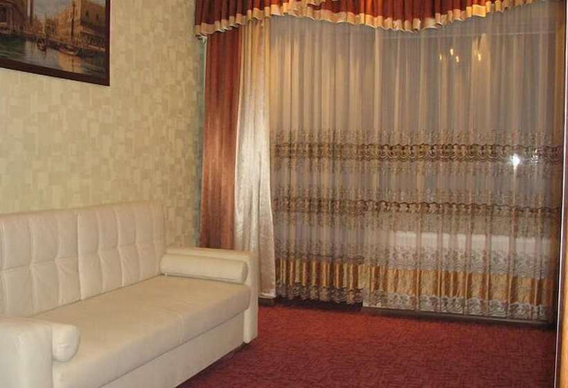 هتل Gostiny Dvor Zhytomyr