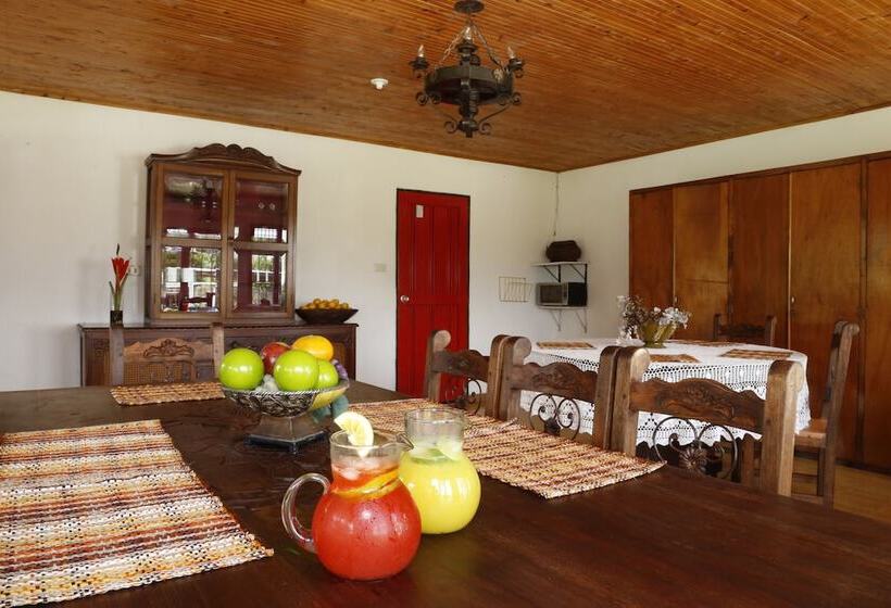 هتل Hacienda Tierra Verde