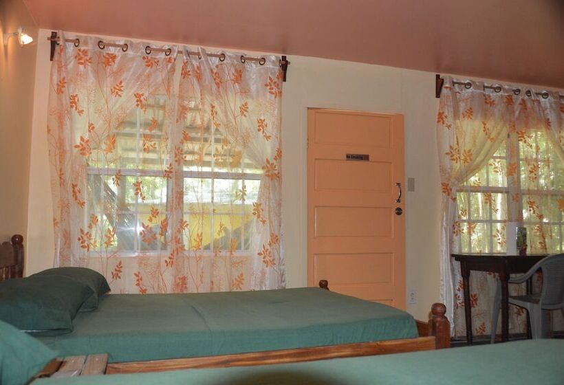 בית מלון כפרי Howler Monkey Resort