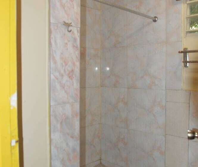 Отель Howler Monkey Resort