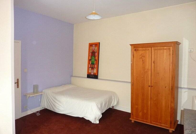 בית מלון כפרי Au Cheval Blanc