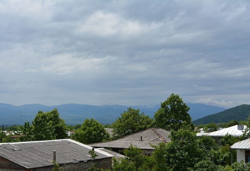 هتل In The Middle Of City