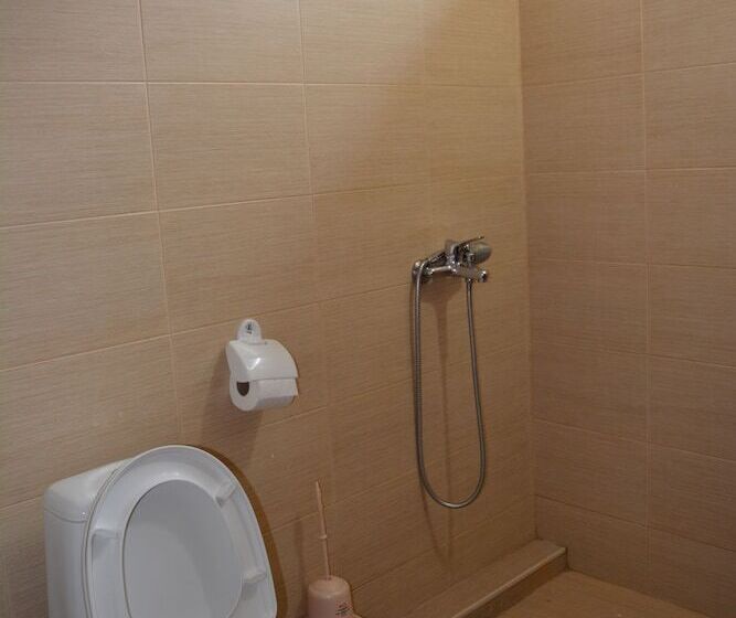 هتل In The Middle Of City