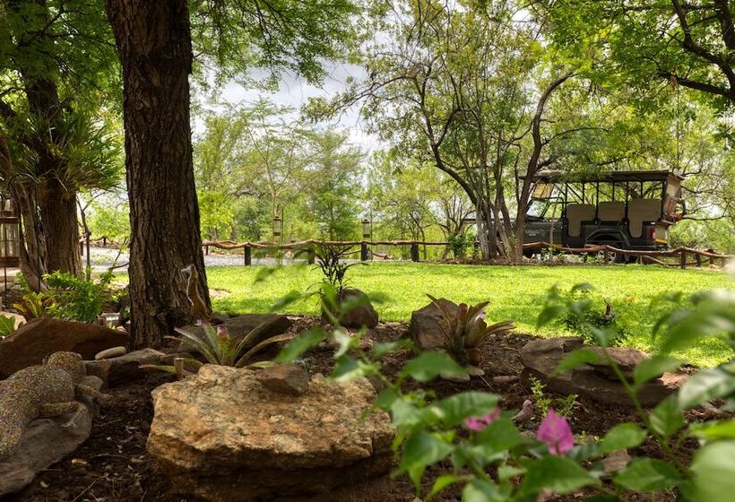 ホテル Isilimela Game Lodge