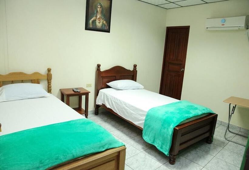 בית מלון כפרי Jl Serracin Apart