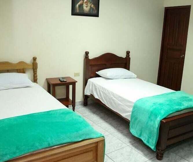 בית מלון כפרי Jl Serracin Apart