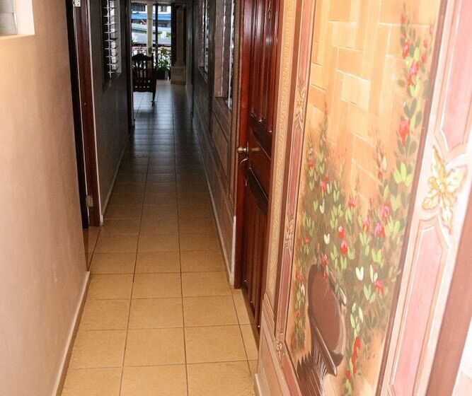 בית מלון כפרי Jl Serracin Apart