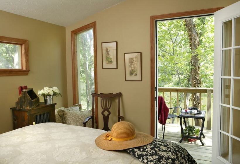 هتل Lake Lucerne Resort & Ranch