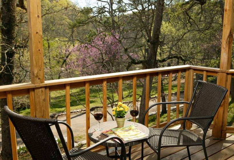 هتل Lake Lucerne Resort & Ranch